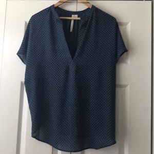 Lauren Conrad blue/ white polka dot top, size L